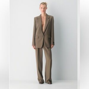 Aritzia - The Effortless Pant ™ Low-Rise Cola Taupe - US2